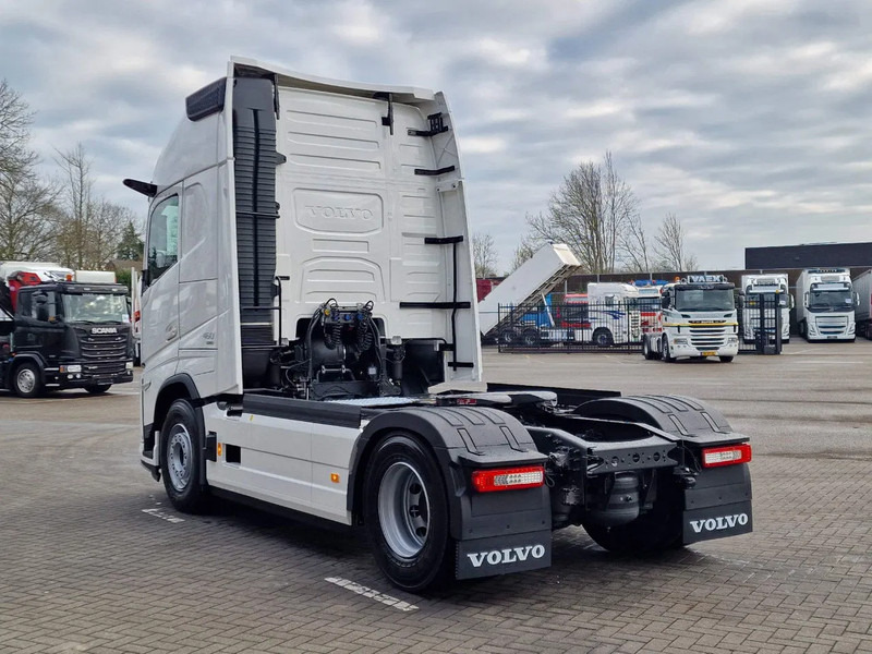 Volvo FH 13.500 Aero Globetrotter XL 4x2 - I Save - I parkcool - 2x tank - Mirror cams - وحدة جر: صورة 5 Volvo FH 13.500 Aero Globetrotter XL 4x2 - I Save - I parkcool - 2x tank - Mirror cams - وحدة جر: صورة 5