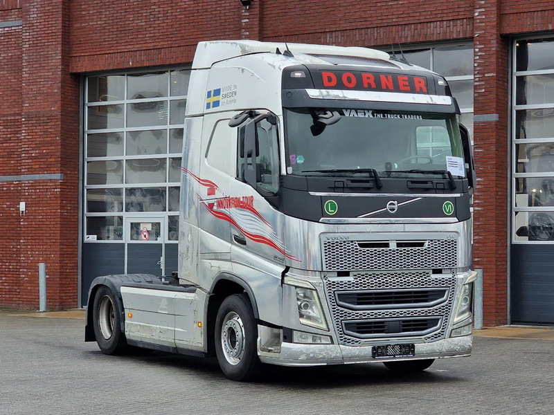 Volvo FH 13.500 Globetrotter 4x2 - Euro 6 - I parkcool - 2x tank - Full spoiler - وحدة جر: صورة 1 Volvo FH 13.500 Globetrotter 4x2 - Euro 6 - I parkcool - 2x tank - Full spoiler - وحدة جر: صورة 1