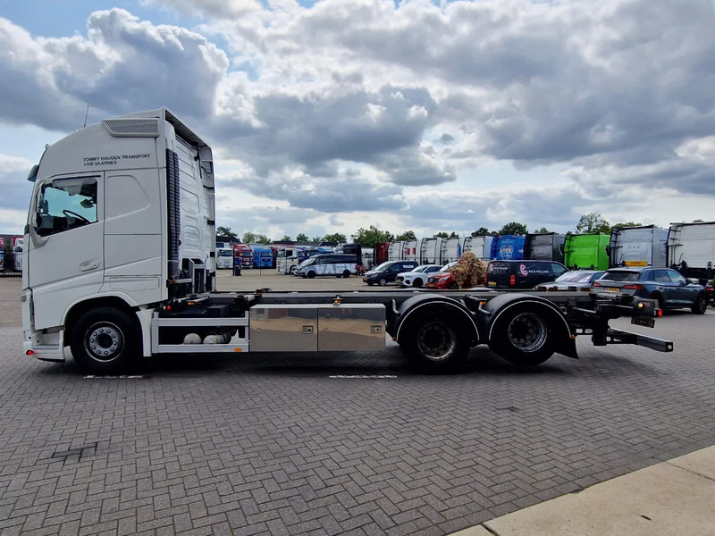 Volvo FH 13.500 Globetrotter XL 6x2 - BDF - Retarder - I parkcool - Full air - 4.90 WB - شاحنات الحاويات / جسم علوي قابل للتغيير شاحنة: صورة 4 Volvo FH 13.500 Globetrotter XL 6x2 - BDF - Retarder - I parkcool - Full air - 4.90 WB - شاحنات الحاويات / جسم علوي قابل للتغيير شاحنة: صورة 4