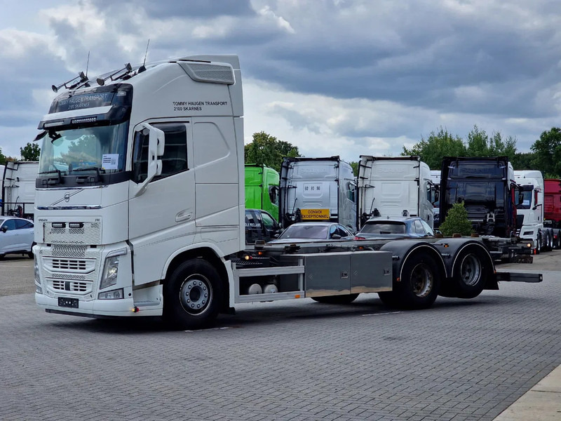 Volvo FH 13.500 Globetrotter XL 6x2 - BDF - Retarder - I parkcool - Full air - 4.90 WB - شاحنات الحاويات / جسم علوي قابل للتغيير شاحنة: صورة 3 Volvo FH 13.500 Globetrotter XL 6x2 - BDF - Retarder - I parkcool - Full air - 4.90 WB - شاحنات الحاويات / جسم علوي قابل للتغيير شاحنة: صورة 3