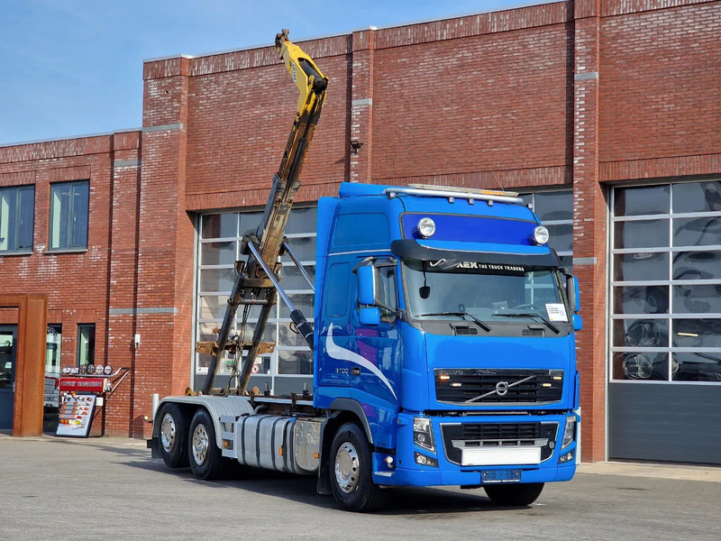 Volvo FH 16.700 Globetrotter 6x2*4 - Palfinger T20 Hook - Retarder - Steering axle - شاحنة ذات خطاف: صورة 1 Volvo FH 16.700 Globetrotter 6x2*4 - Palfinger T20 Hook - Retarder - Steering axle - شاحنة ذات خطاف: صورة 1
