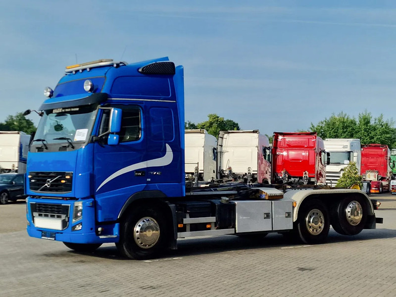 Volvo FH 16.700 Globetrotter 6x2*4 - Palfinger T20 Hook - Retarder - Steering axle - شاحنة ذات خطاف: صورة 5 Volvo FH 16.700 Globetrotter 6x2*4 - Palfinger T20 Hook - Retarder - Steering axle - شاحنة ذات خطاف: صورة 5