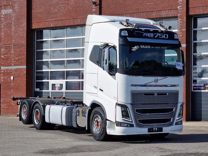 Volvo FH 16.750 Globetrotter 6x2 BDF - Retarder - HUB reduction - Euro 5 - 4.90 WB - شاحنات الحاويات / جسم علوي قابل للتغيير شاحنة: صورة 1 Volvo FH 16.750 Globetrotter 6x2 BDF - Retarder - HUB reduction - Euro 5 - 4.90 WB - شاحنات الحاويات / جسم علوي قابل للتغيير شاحنة: صورة 1