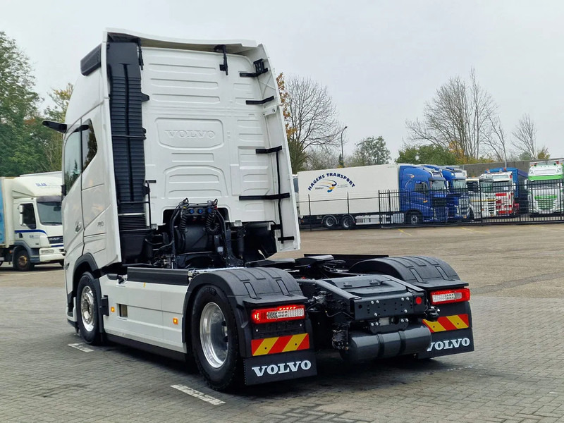 Volvo FH 16 780 Aero Globetrotter XL 4x2 - NEW - Full spec - Retarder - Full air - 2x tank - وحدة جر: صورة 5 Volvo FH 16 780 Aero Globetrotter XL 4x2 - NEW - Full spec - Retarder - Full air - 2x tank - وحدة جر: صورة 5