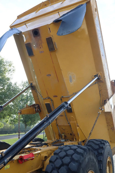 شاحنة قلاب مفصلية Caterpillar 730 04A | TAILGATE | LOW HOURS: صورة 10 شاحنة قلاب مفصلية Caterpillar 730 04A | TAILGATE | LOW HOURS: صورة 10