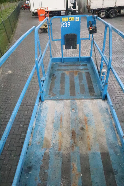 رافعة هيدروليكية مقصية Genie GS-3246 | 12 METER | 318 KG: صورة 14