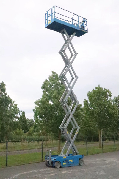 رافعة هيدروليكية مقصية Genie GS-3246 | 12 METER | 318 KG: صورة 8