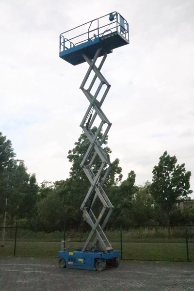 رافعة هيدروليكية مقصية Genie GS-3246 | 12 METER | 318 KG: صورة 9