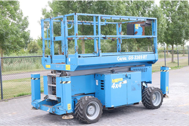 Genie GS-3369 RT | 12 METER | ROUGH TERRAIN - رافعة هيدروليكية مقصية: صورة 5 Genie GS-3369 RT | 12 METER | ROUGH TERRAIN - رافعة هيدروليكية مقصية: صورة 5