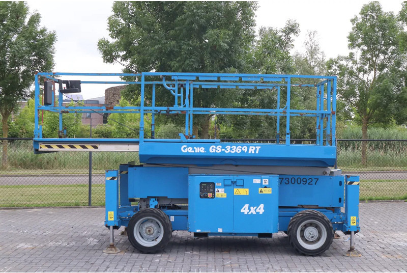 Genie GS-3369 RT | 12 METER | ROUGH TERRAIN - رافعة هيدروليكية مقصية: صورة 1 Genie GS-3369 RT | 12 METER | ROUGH TERRAIN - رافعة هيدروليكية مقصية: صورة 1