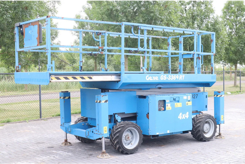 Genie GS-3369 RT | 12 METER | ROUGH TERRAIN - رافعة هيدروليكية مقصية: صورة 2 Genie GS-3369 RT | 12 METER | ROUGH TERRAIN - رافعة هيدروليكية مقصية: صورة 2