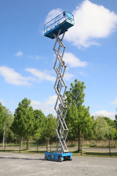 رافعة هيدروليكية مقصية Genie GS-4047 | 14 METER | 350 KG: صورة 9