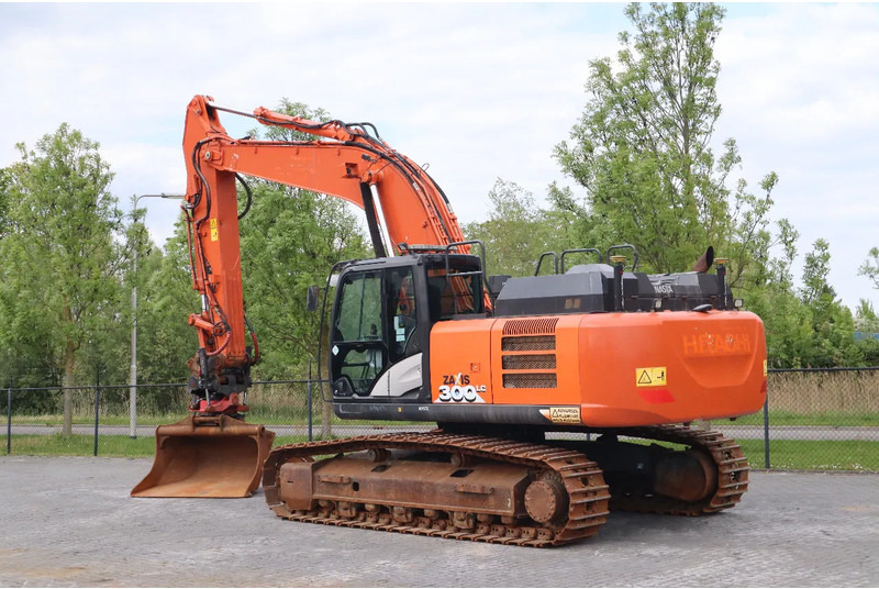 Hitachi ZX300 LC-6 | ROTOTILT | BUCKET | GPS - حفار زحاف: صورة 3 Hitachi ZX300 LC-6 | ROTOTILT | BUCKET | GPS - حفار زحاف: صورة 3