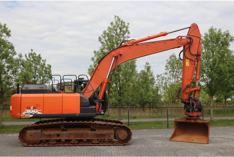Hitachi ZX300 LC-6 | ROTOTILT | BUCKET | GPS - حفار زحاف: صورة 4 Hitachi ZX300 LC-6 | ROTOTILT | BUCKET | GPS - حفار زحاف: صورة 4