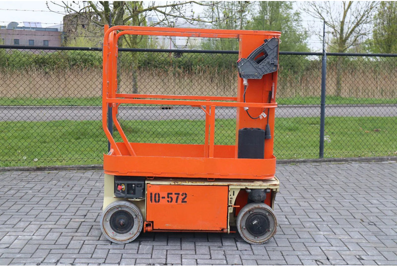 JLG 1230 ES | 5.6 METER | 230 KG - معدات الوصول: صورة 1 JLG 1230 ES | 5.6 METER | 230 KG - معدات الوصول: صورة 1