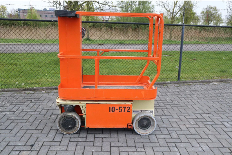 JLG 1230 ES | 5.6 METER | 230 KG - معدات الوصول: صورة 4 JLG 1230 ES | 5.6 METER | 230 KG - معدات الوصول: صورة 4