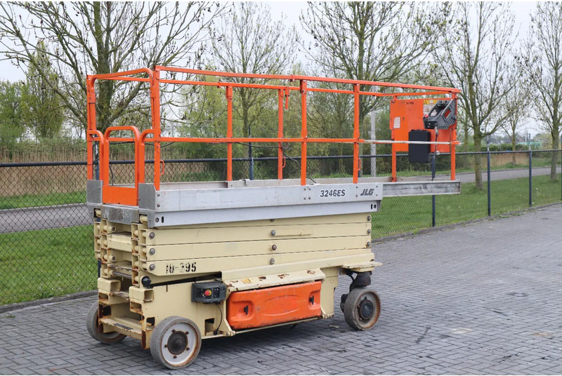 JLG 3246 ES | 12 METER | 320 KG - رافعة هيدروليكية مقصية: صورة 5 JLG 3246 ES | 12 METER | 320 KG - رافعة هيدروليكية مقصية: صورة 5