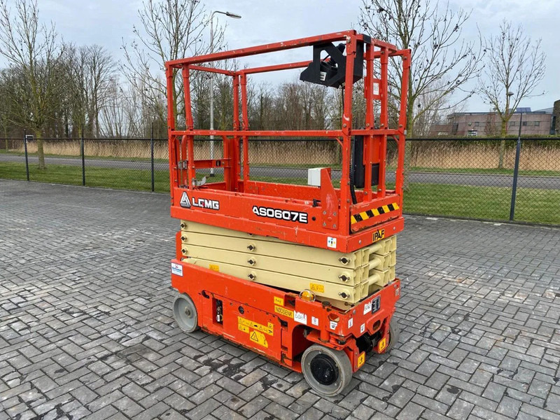 LGMG AS0607E | 7.8 METER | 230 KG | GS-1932 | ES 1932 - رافعة هيدروليكية مقصية: صورة 2 LGMG AS0607E | 7.8 METER | 230 KG | GS-1932 | ES 1932 - رافعة هيدروليكية مقصية: صورة 2