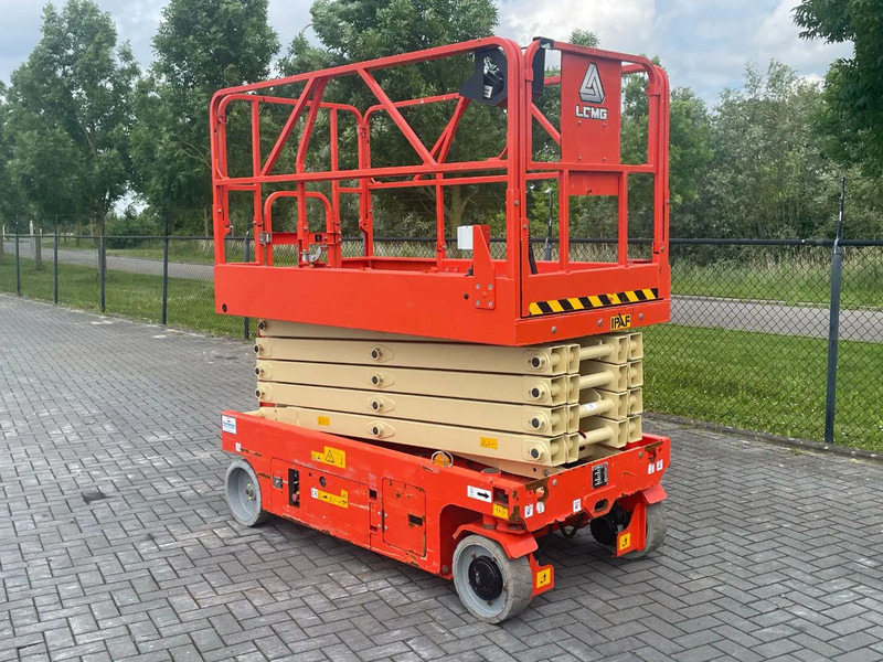 LGMG AS1012E | 12 METER | 320 KG | GS-3232 | ES 3246 - رافعة هيدروليكية مقصية: صورة 2 LGMG AS1012E | 12 METER | 320 KG | GS-3232 | ES 3246 - رافعة هيدروليكية مقصية: صورة 2