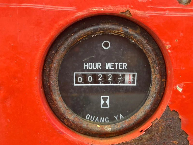 رافعة هيدروليكية مقصية LGMG AS1012E | 12 METER | 320 KG | GS-3232 | ES 3246: صورة 13 رافعة هيدروليكية مقصية LGMG AS1012E | 12 METER | 320 KG | GS-3232 | ES 3246: صورة 13