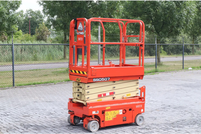 LGMG SS0507 | 6.3 METER | 230 KG | GS-1330 | ES1330 - رافعة هيدروليكية مقصية: صورة 3 LGMG SS0507 | 6.3 METER | 230 KG | GS-1330 | ES1330 - رافعة هيدروليكية مقصية: صورة 3