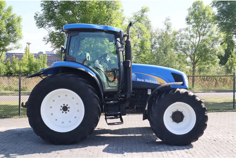 New Holland TS135A | 40 KM/H | 4X4 | SUPERSTEER - جرار: صورة 4 New Holland TS135A | 40 KM/H | 4X4 | SUPERSTEER - جرار: صورة 4