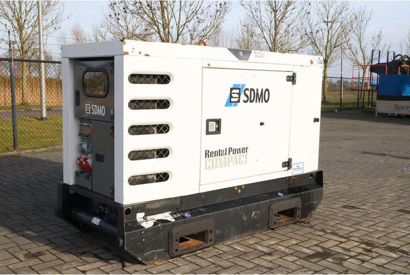 SDMO R44C3 | 44 KVA | GOOD WORKING - مجموعة المولدات: صورة 3 SDMO R44C3 | 44 KVA | GOOD WORKING - مجموعة المولدات: صورة 3