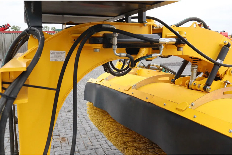 STARK RSW 3000 S | SWEEPER | BRUSH | KEHRMASCHINE | WATER SPRAY - مكنسة: صورة 5 STARK RSW 3000 S | SWEEPER | BRUSH | KEHRMASCHINE | WATER SPRAY - مكنسة: صورة 5