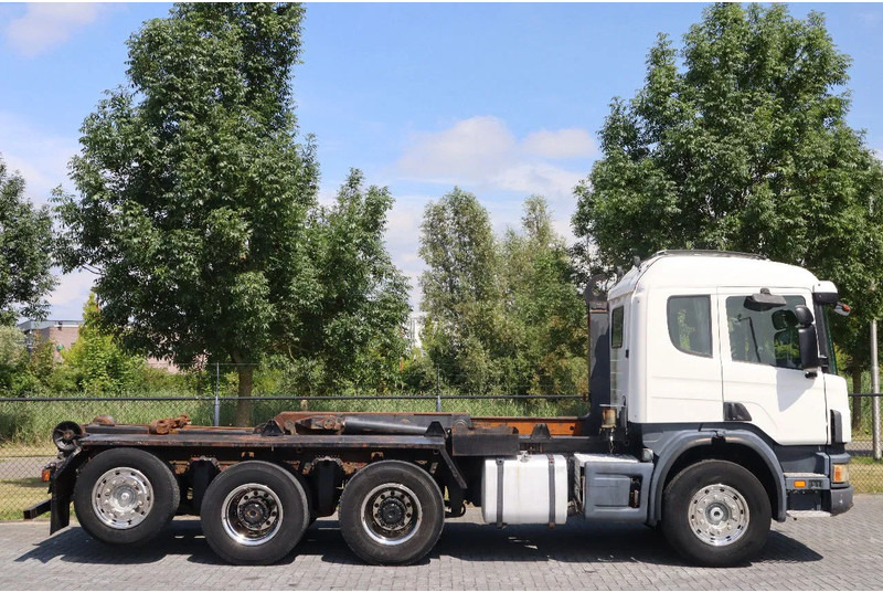 Scania P124-420 | 8X4 | HOOKLIFT | MANUAL | BIG AXLES | EURO 3 - شاحنة ذات خطاف: صورة 4 Scania P124-420 | 8X4 | HOOKLIFT | MANUAL | BIG AXLES | EURO 3 - شاحنة ذات خطاف: صورة 4