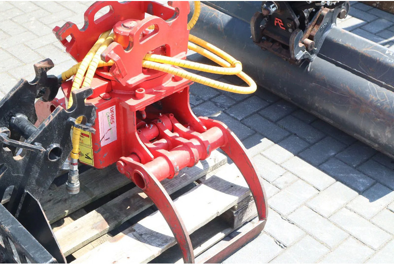 حفارة مُصَّغرة Takeuchi TB235-2 | TREE CUTTER | GRAB | TILT + 5 ATTACHMENTS: صورة 16