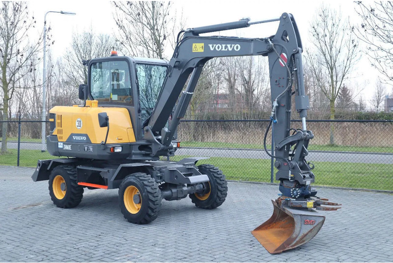 Volvo EW60E | DEMO | 30 KM/H | ROTOTILT + GRIPPER | BUCKET - حفارة دولاب: صورة 5 Volvo EW60E | DEMO | 30 KM/H | ROTOTILT + GRIPPER | BUCKET - حفارة دولاب: صورة 5