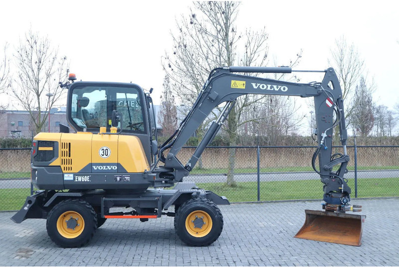 Volvo EW60E | DEMO | 30 KM/H | ROTOTILT + GRIPPER | BUCKET - حفارة دولاب: صورة 4 Volvo EW60E | DEMO | 30 KM/H | ROTOTILT + GRIPPER | BUCKET - حفارة دولاب: صورة 4