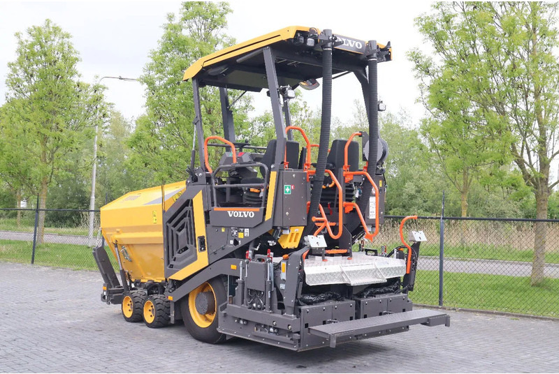 Volvo P2870 D ABG | ASPHALT PAVER | NEW / UNUSED | BOMAG BF300 - آلة أسفلت: صورة 3 Volvo P2870 D ABG | ASPHALT PAVER | NEW / UNUSED | BOMAG BF300 - آلة أسفلت: صورة 3