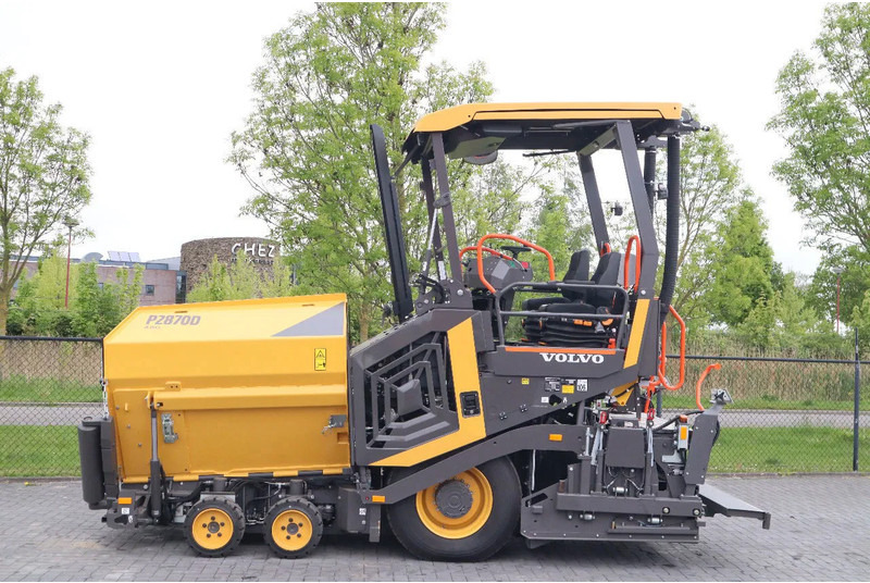 Volvo P2870 D ABG | ASPHALT PAVER | NEW / UNUSED | BOMAG BF300 - آلة أسفلت: صورة 1 Volvo P2870 D ABG | ASPHALT PAVER | NEW / UNUSED | BOMAG BF300 - آلة أسفلت: صورة 1
