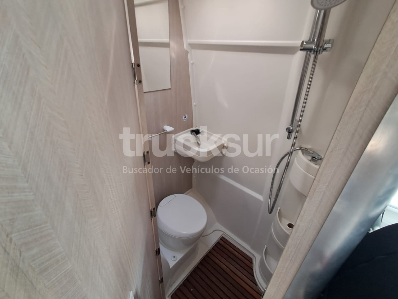 شاحنة مغلقة الصندوق IVECO 35S16 CAMPER: صورة 16