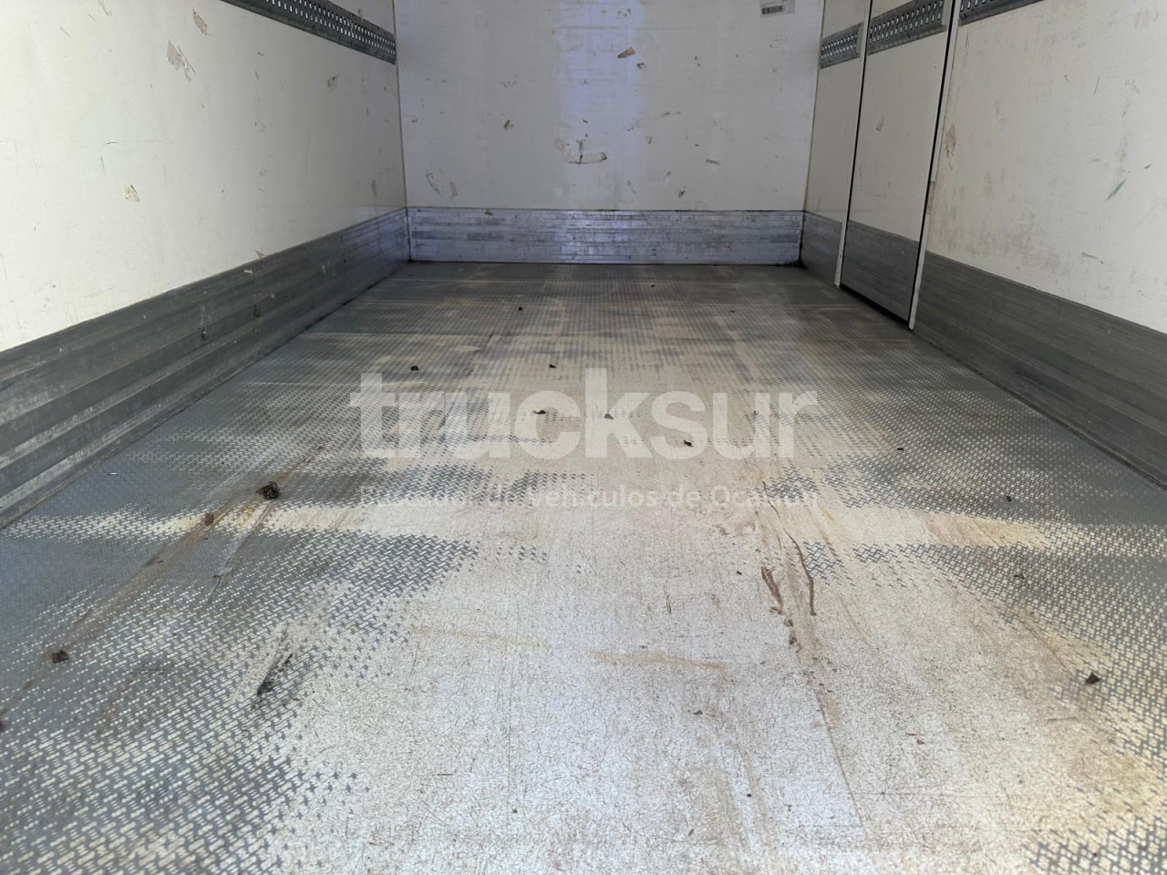 شاحنة مُبرّدة للتوصيل IVECO 70C18 FRC-X: صورة 6