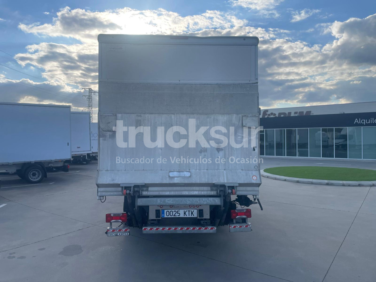 IVECO 72C18 P/E - شاحنة مقفلة: صورة 4 IVECO 72C18 P/E - شاحنة مقفلة: صورة 4