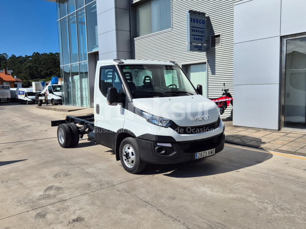 IVECO DAILY 35C15 - شاحنة هيكل كابينة: صورة 2 IVECO DAILY 35C15 - شاحنة هيكل كابينة: صورة 2