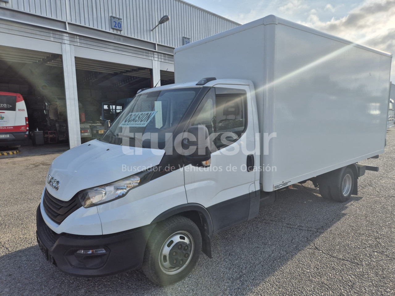 IVECO DAILY 35C16H - شاحنة مغلقة الصندوق: صورة 1 IVECO DAILY 35C16H - شاحنة مغلقة الصندوق: صورة 1