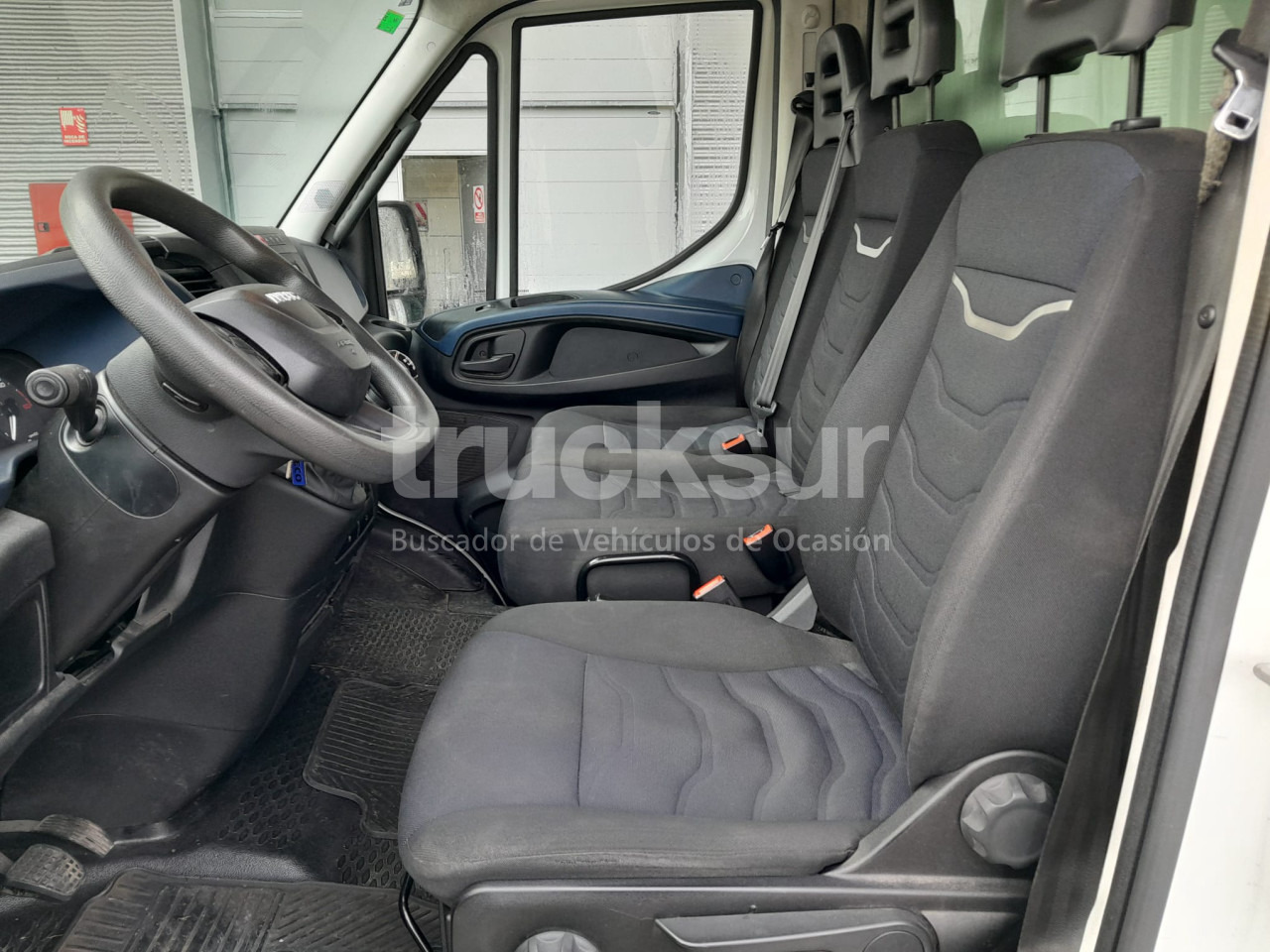 شاحنة مغلقة الصندوق IVECO DAILY 35C16H: صورة 15