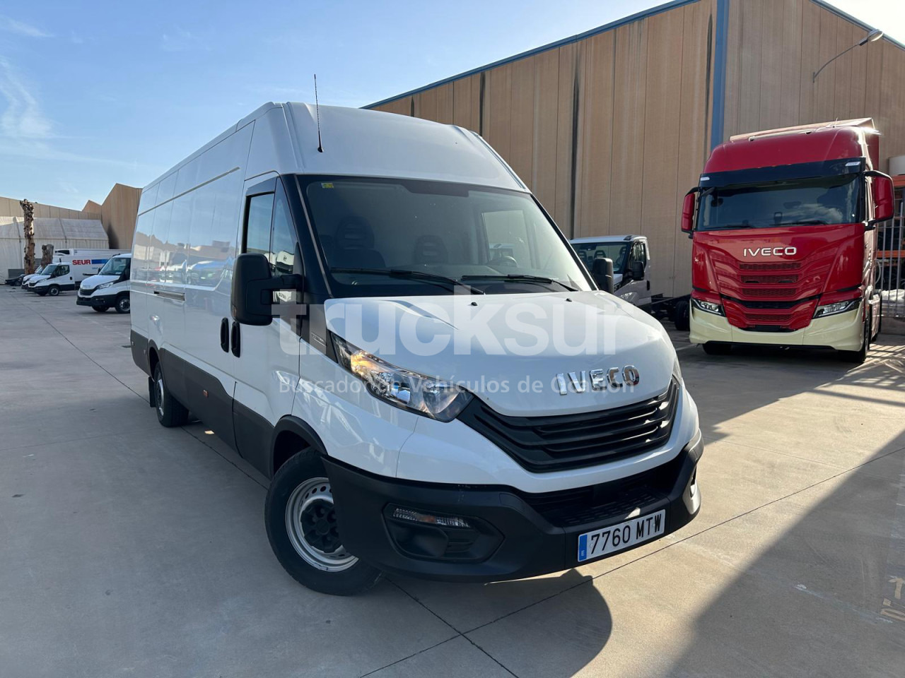 IVECO DAILY 35S16 F 16M3 - شاحنة مغلقة الصندوق: صورة 2 IVECO DAILY 35S16 F 16M3 - شاحنة مغلقة الصندوق: صورة 2