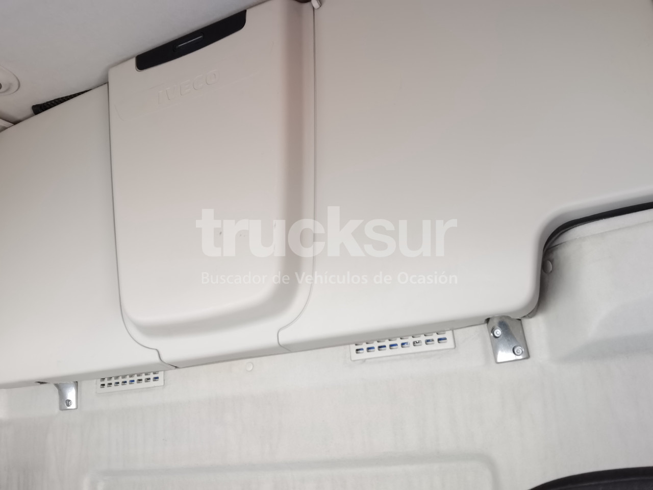 وحدة جر IVECO STRALIS AS440S46T/P HI-WAY: صورة 17 وحدة جر IVECO STRALIS AS440S46T/P HI-WAY: صورة 17