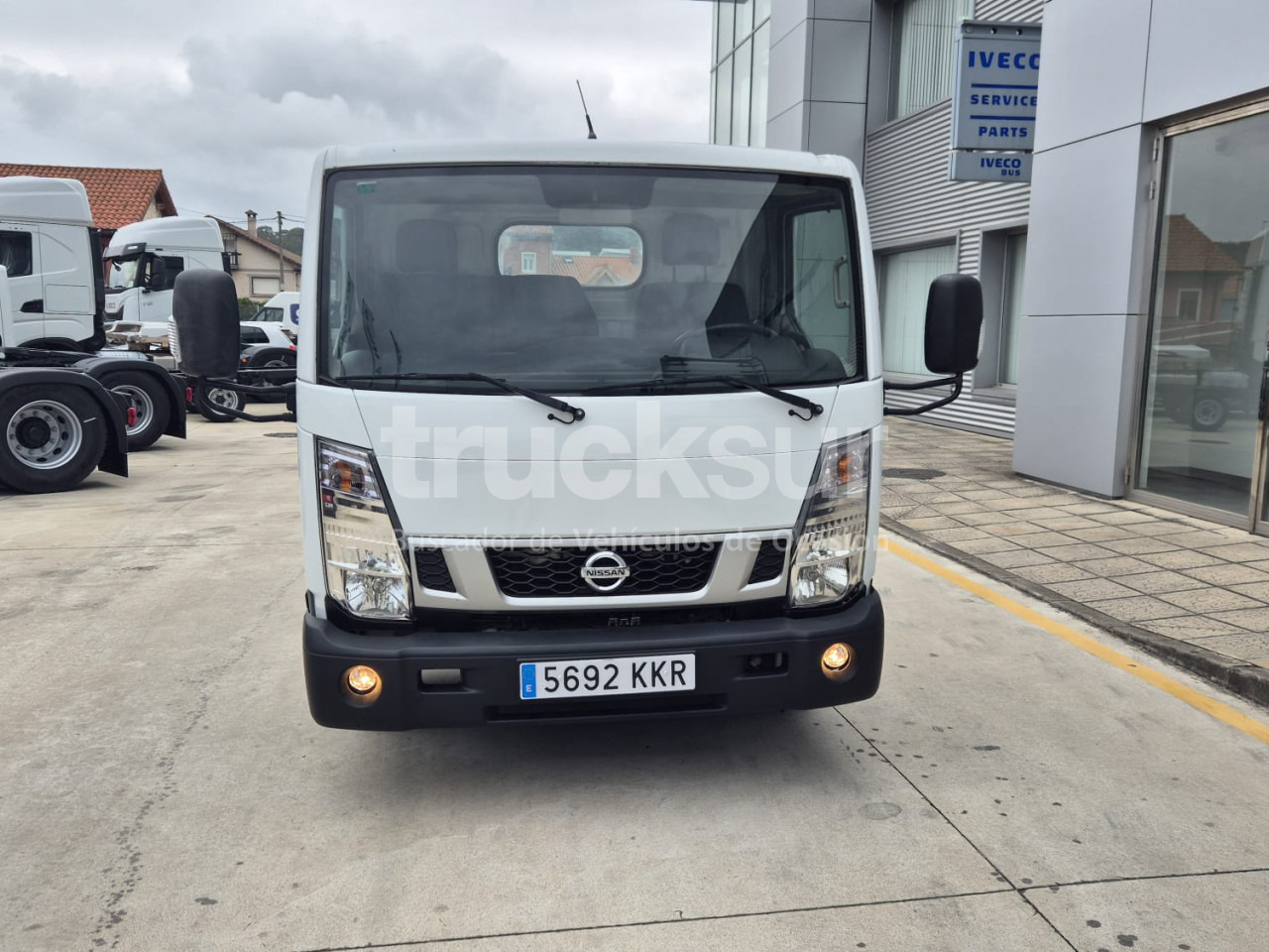 NISSAN NT 400 - شاحنة هيكل كابينة: صورة 3 NISSAN NT 400 - شاحنة هيكل كابينة: صورة 3