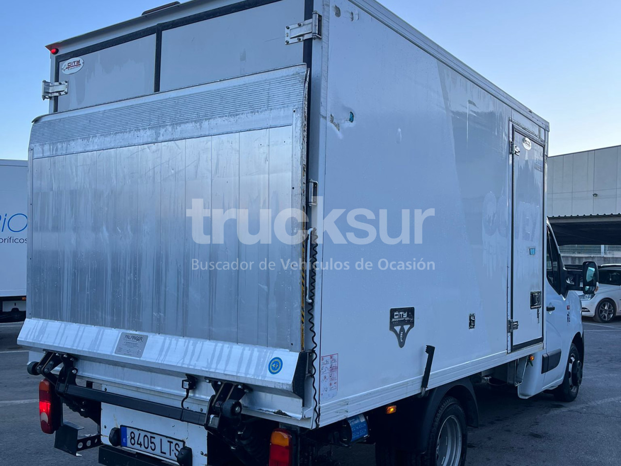 RENAULT 165.35 FRC-X P/E - شاحنة مغلقة الصندوق: صورة 3 RENAULT 165.35 FRC-X P/E - شاحنة مغلقة الصندوق: صورة 3