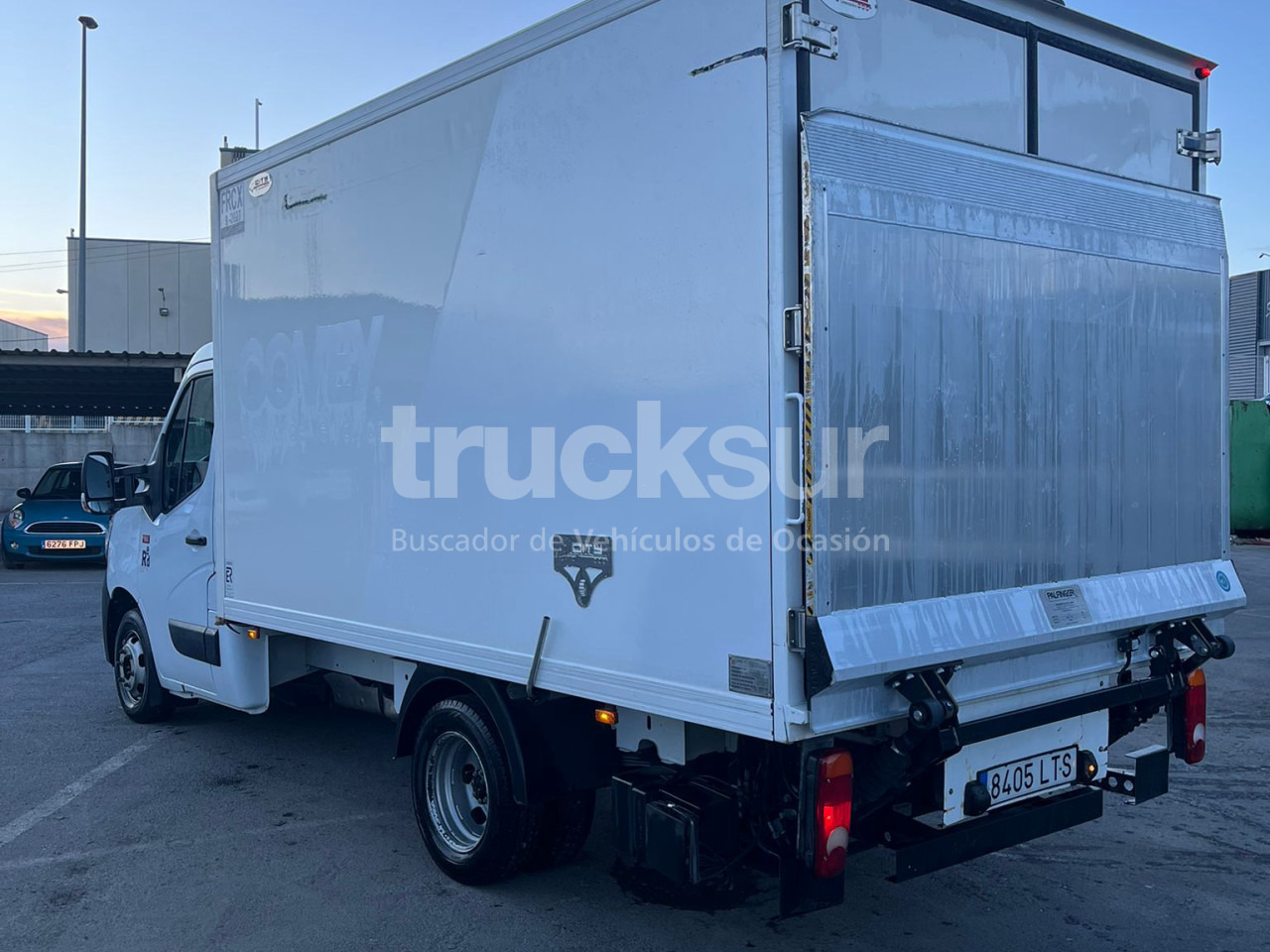 RENAULT 165.35 FRC-X P/E - شاحنة مغلقة الصندوق: صورة 4 RENAULT 165.35 FRC-X P/E - شاحنة مغلقة الصندوق: صورة 4