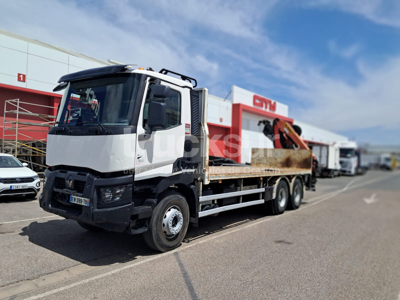 RENAULT C380.26 - شاحنات مسطحة, شاحنة كرين: صورة 1 RENAULT C380.26 - شاحنات مسطحة, شاحنة كرين: صورة 1