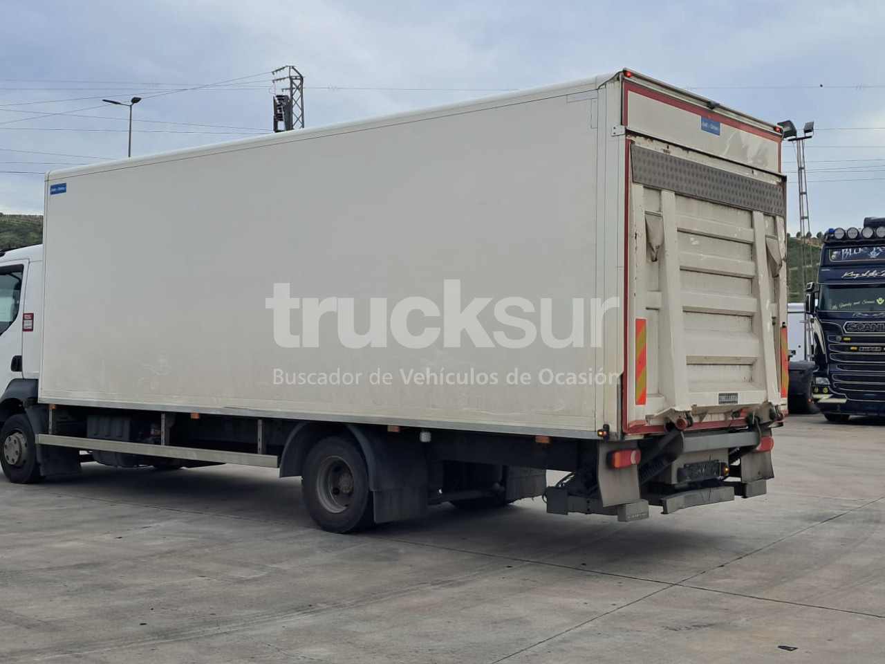 RENAULT D12.240 - شاحنة مقفلة: صورة 4 RENAULT D12.240 - شاحنة مقفلة: صورة 4