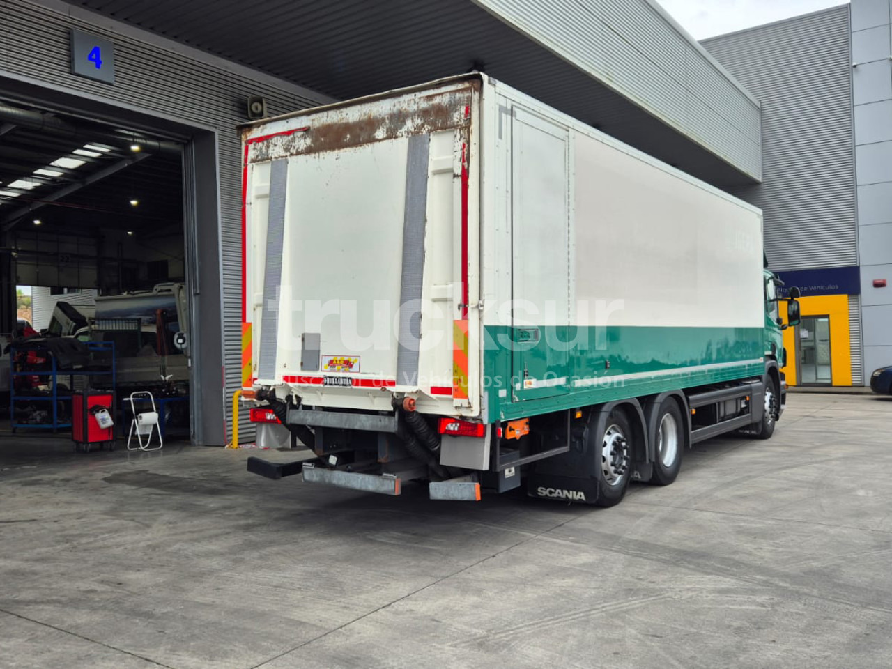 SCANIA P320.26 ejes 6x2*4 - شاحنة ستارة: صورة 4 SCANIA P320.26 ejes 6x2*4 - شاحنة ستارة: صورة 4