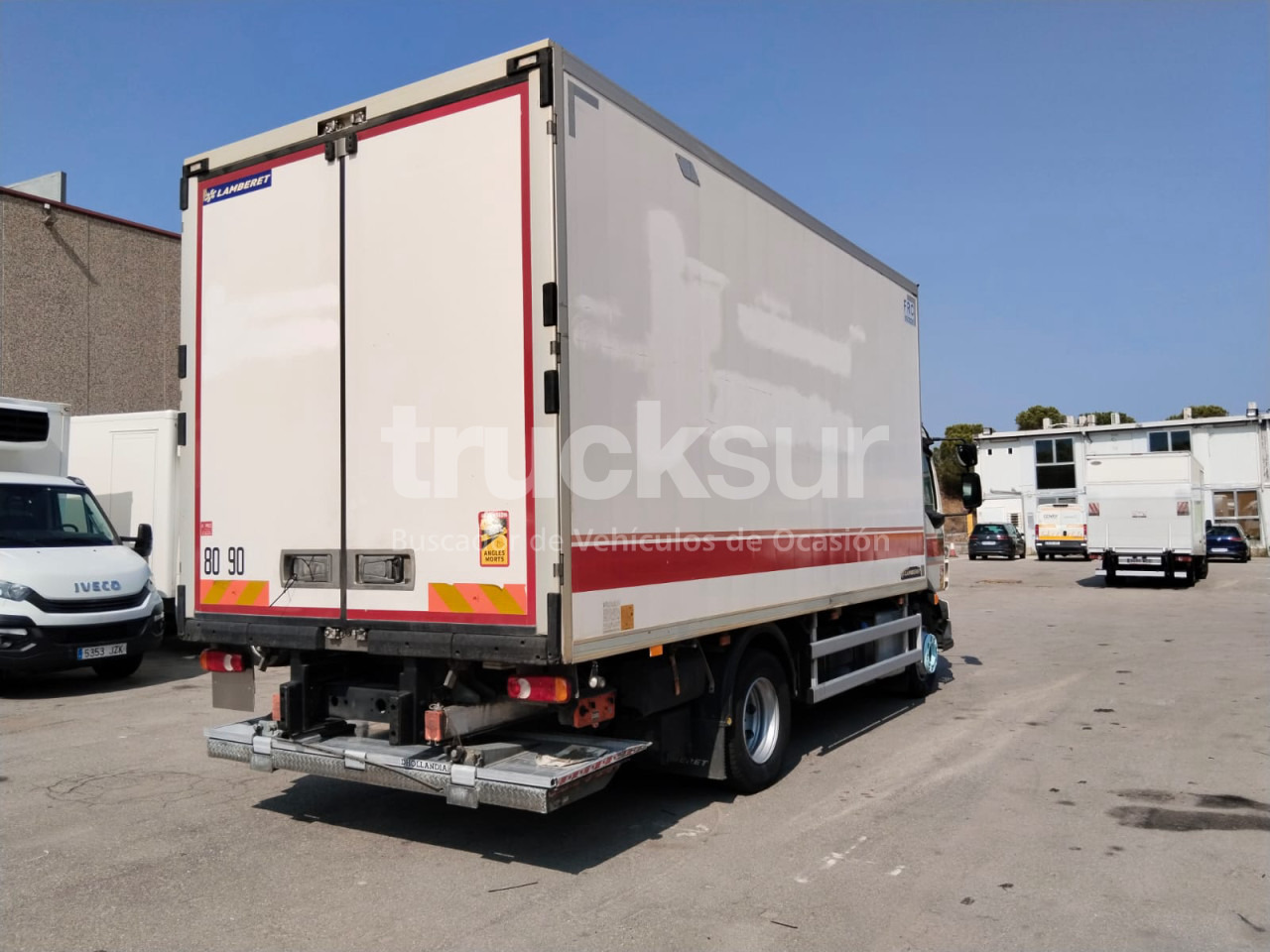VOLVO FL250.12 - شاحنة الفريزر: صورة 4 VOLVO FL250.12 - شاحنة الفريزر: صورة 4