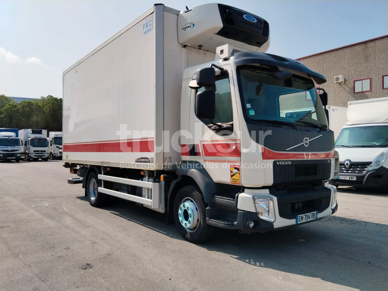 VOLVO FL250.12 - شاحنة الفريزر: صورة 2 VOLVO FL250.12 - شاحنة الفريزر: صورة 2